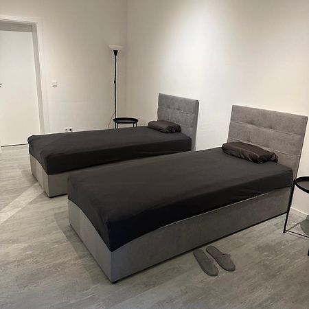 Place To Sleep - Kassel: Direkt An Der Uni Exterior photo